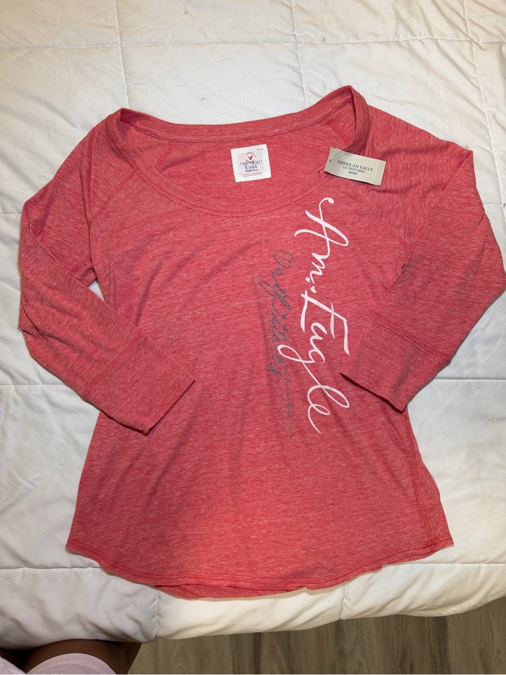 American Eagle Outfitters Coral Scoop Neck Long Sleeve Graphic Top